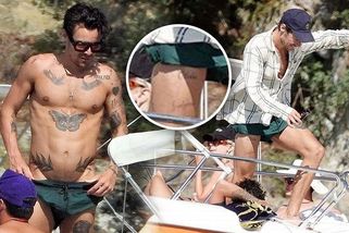 Harry Styles na dovolené díky malým plavkám odhalil své vysekané tělo i překvapivé tetování věnované ex Olivii Wilde - Super.cz